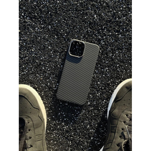 Kevlar iphone 15 pro. Кевларовый чехол. Кевларовый чехол для iphone 14 Pro Max. Kevlar чехлы 15 Pro Max. Iphone 15 Pro Max накладка "VLP" Kevlar Case с MAGSAFE черный.